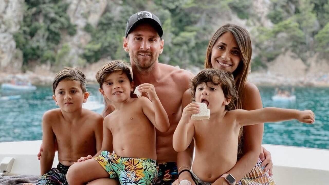 Lionel Messi y Antonela Roccuzzo se tomaron vacaciones con sus hijos Thiago, Mateo y Ciro. 