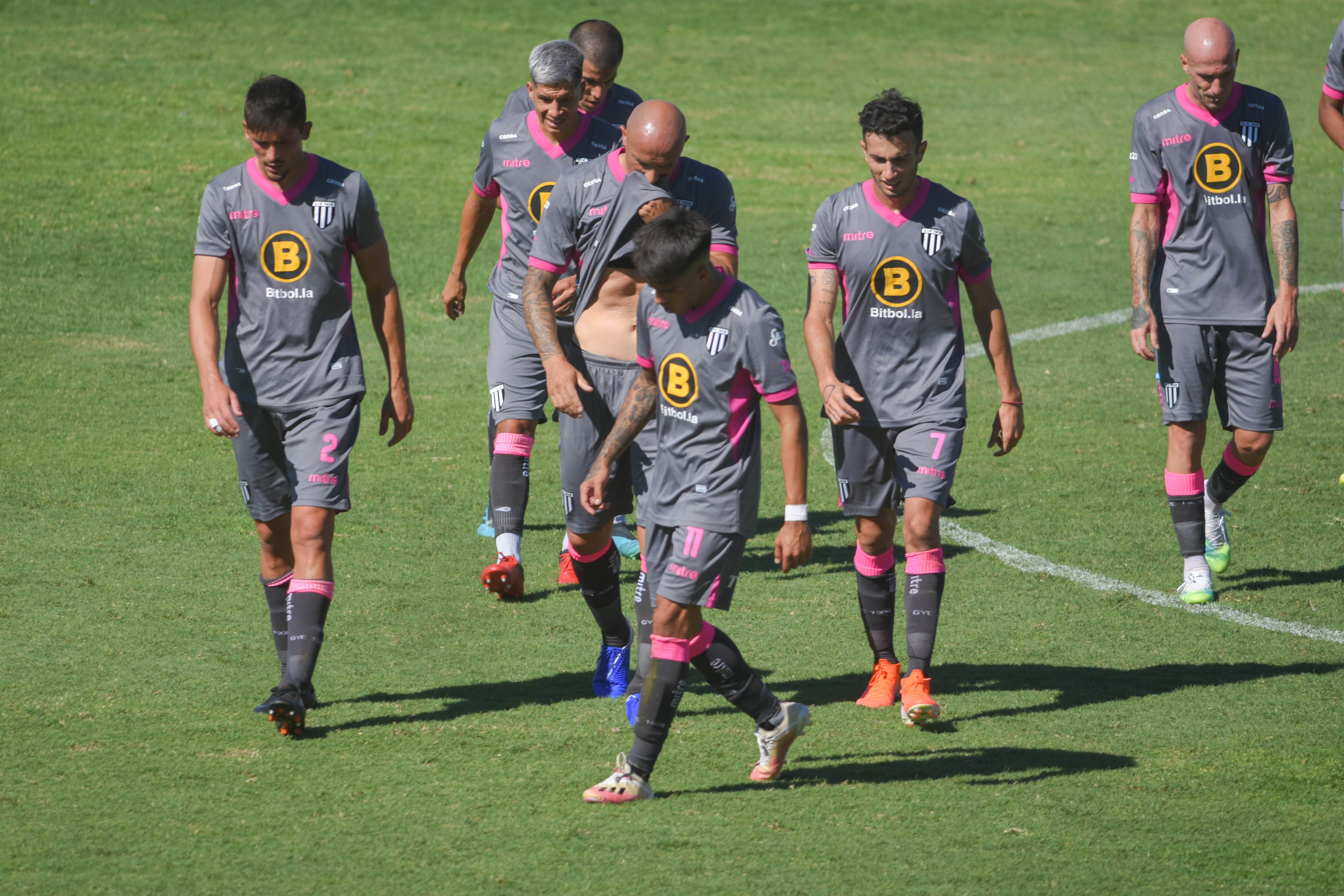 Mendoza 29 de marzo de 2021 Deportes
Por la 3ra fecha de la primera nacional, Gimnasia y Esgrima de Mendoza fue goleado 4 a 0 por Tigre en el estadio Victor Legrotaglie
Foto: Nicolás Rios / Los Andes