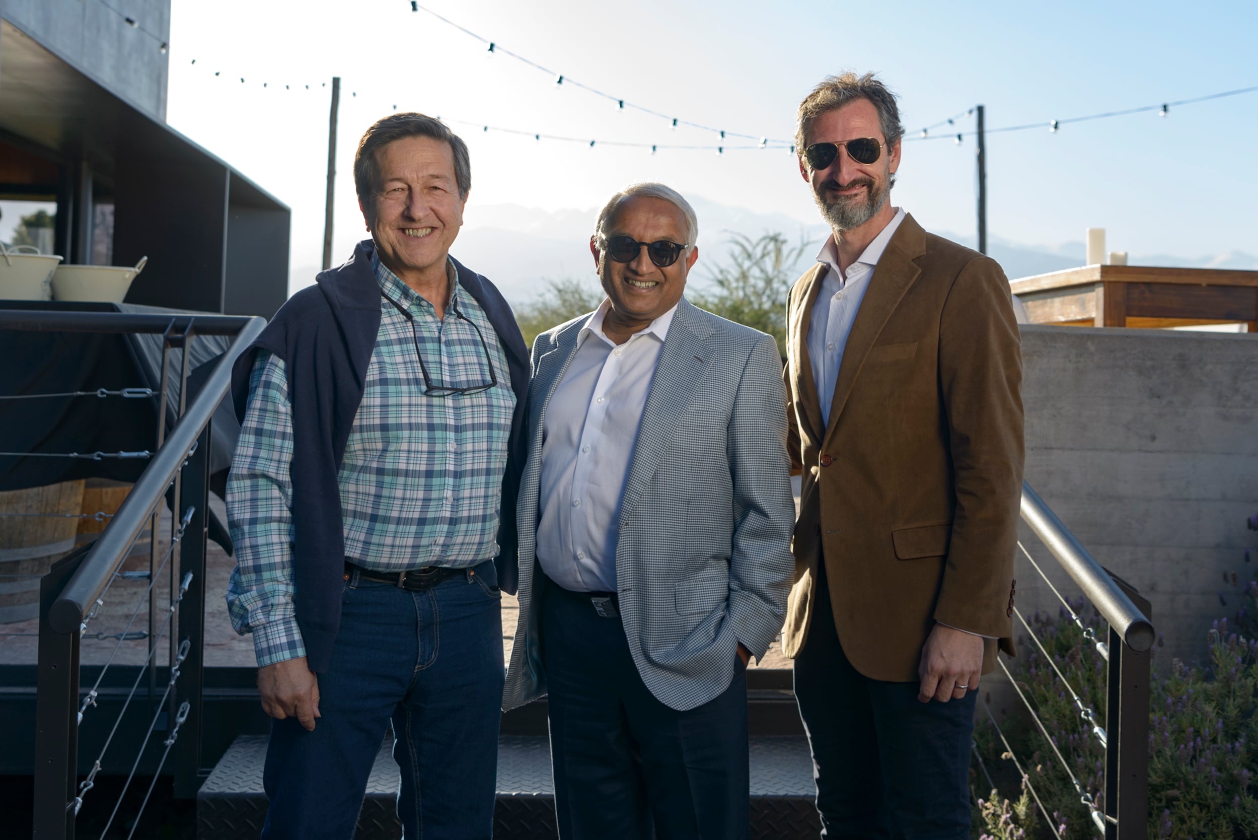 Parte del equipo de la bodega: Santiago Achaval, Dr. Madaiah Revana y Cristian Moor.