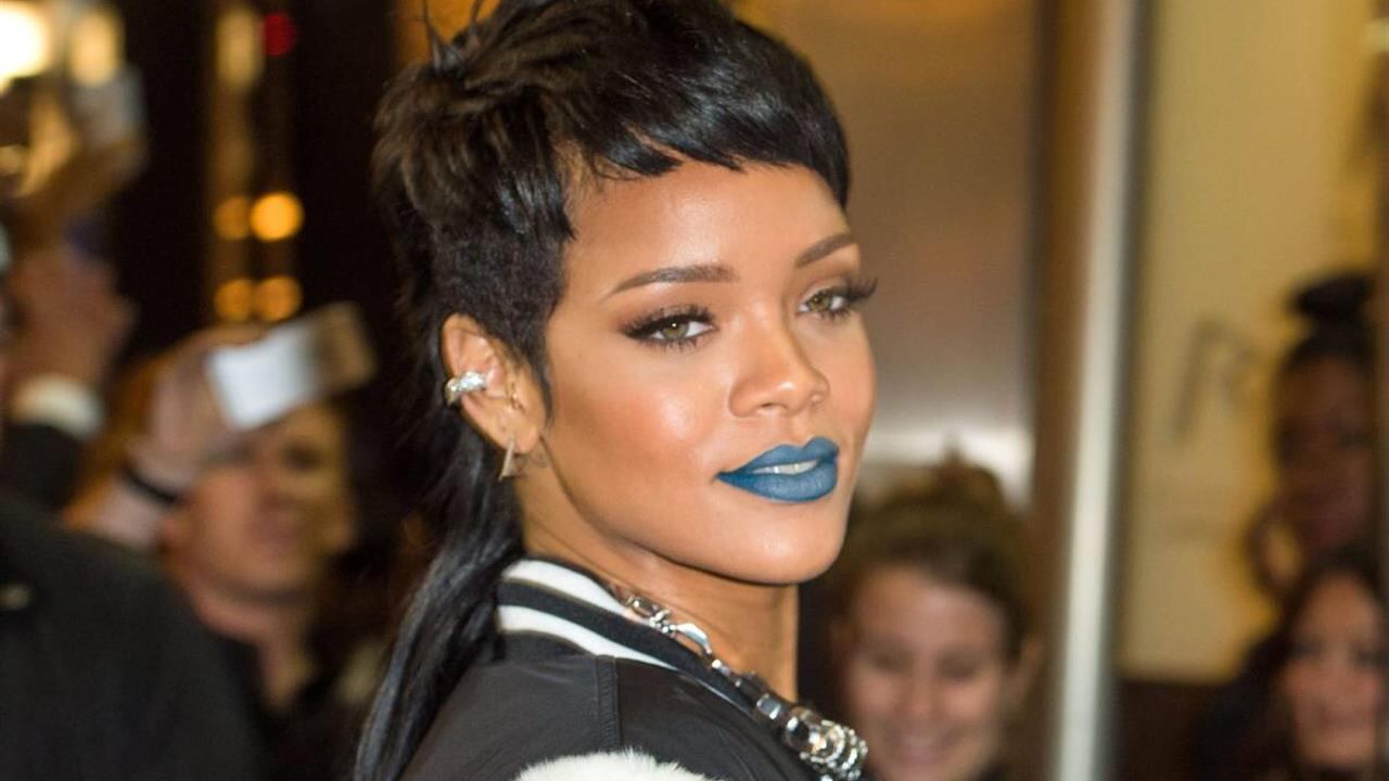 Rihanna, una de las primeras artistas de la música en animarse al corte mullet.