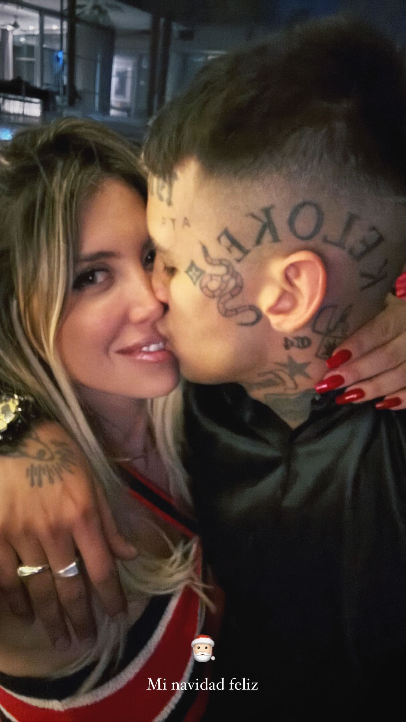 La lujosa Navidad de Wanda Nara y L-Gante.