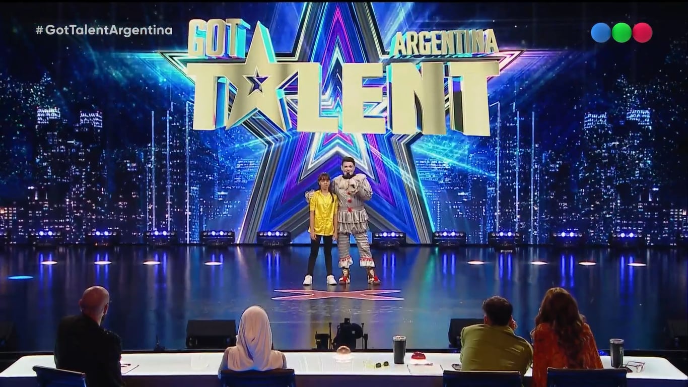 Padre e hija realizando una rutina en Got Talent y emocionaron a todos