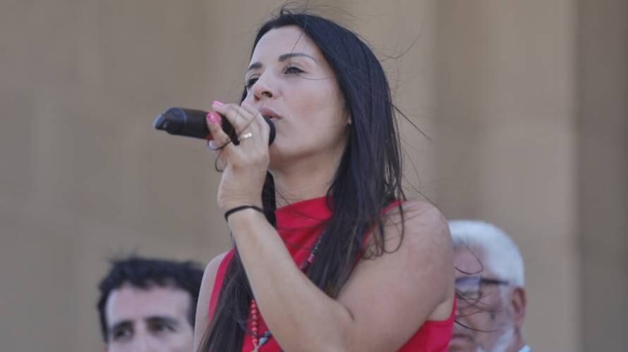 Leda Bergonzi organizó un encuentro religioso en el Templo Votivo de Maipú, Santiago de Chile.