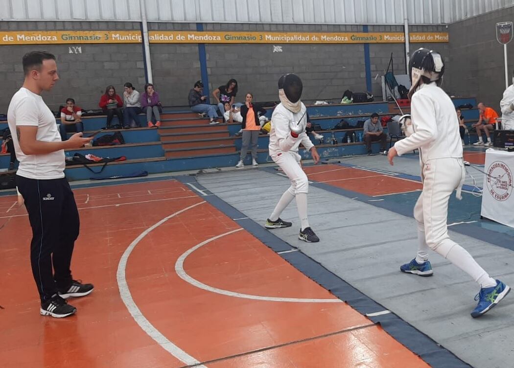 Esgrima en Mendoza, una práctica milenaria que sobrevive en algunos clubes. | Foto: gentileza Federación Mendocina de Esgrima