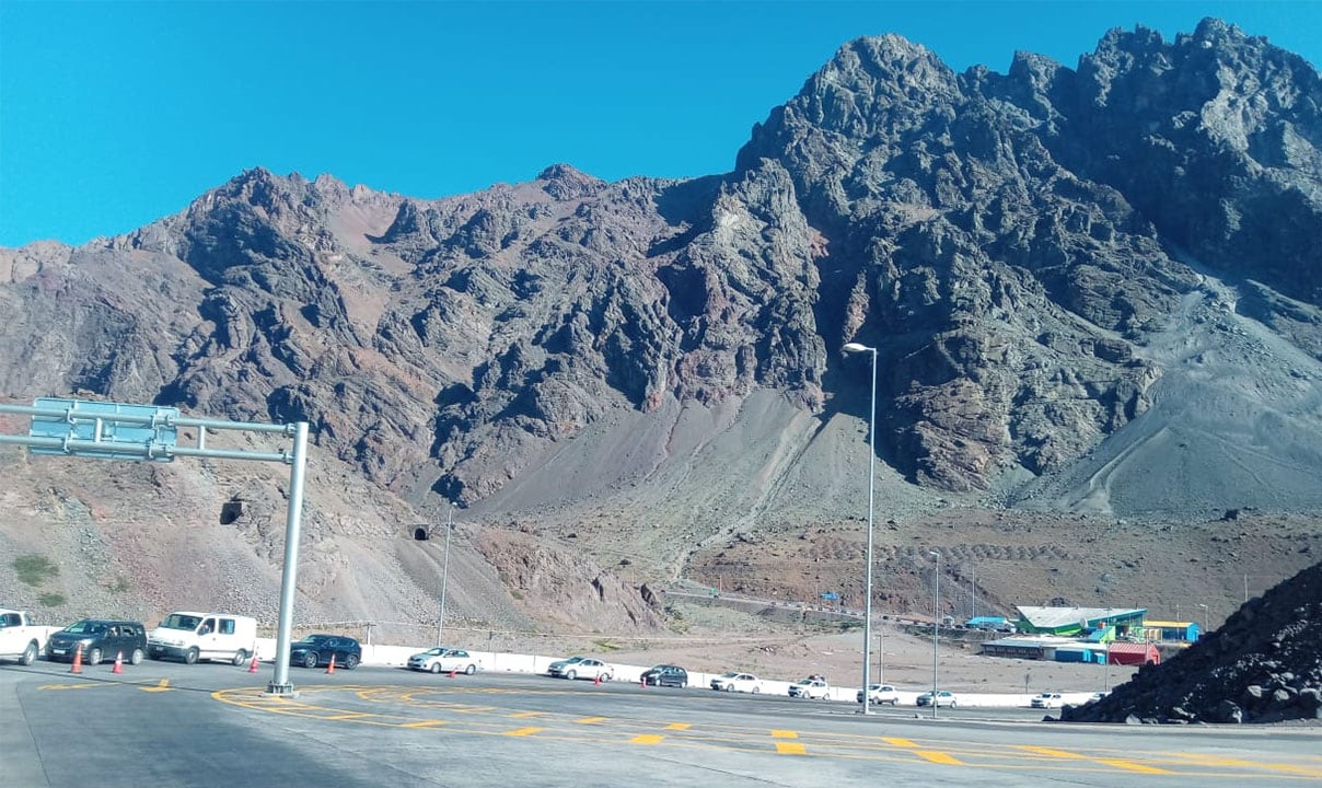 En el comienzo del fin de semana largo, el paso a Chile estará cerrado por nevadas. Foto: Gendarmería Nacional.