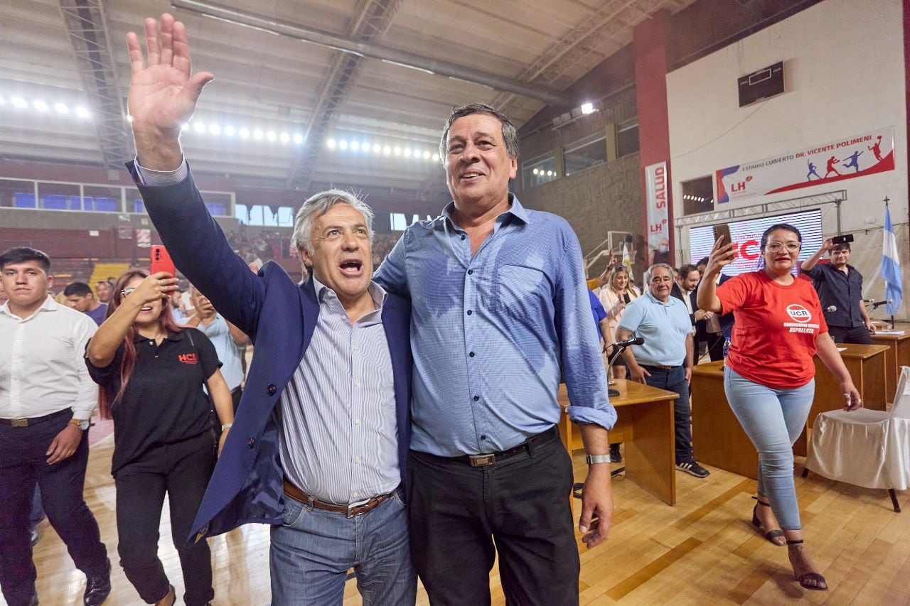 Apertura de sesiones ordinarias en La Heras. Alfredo Cornejo y Daniel Orozco.