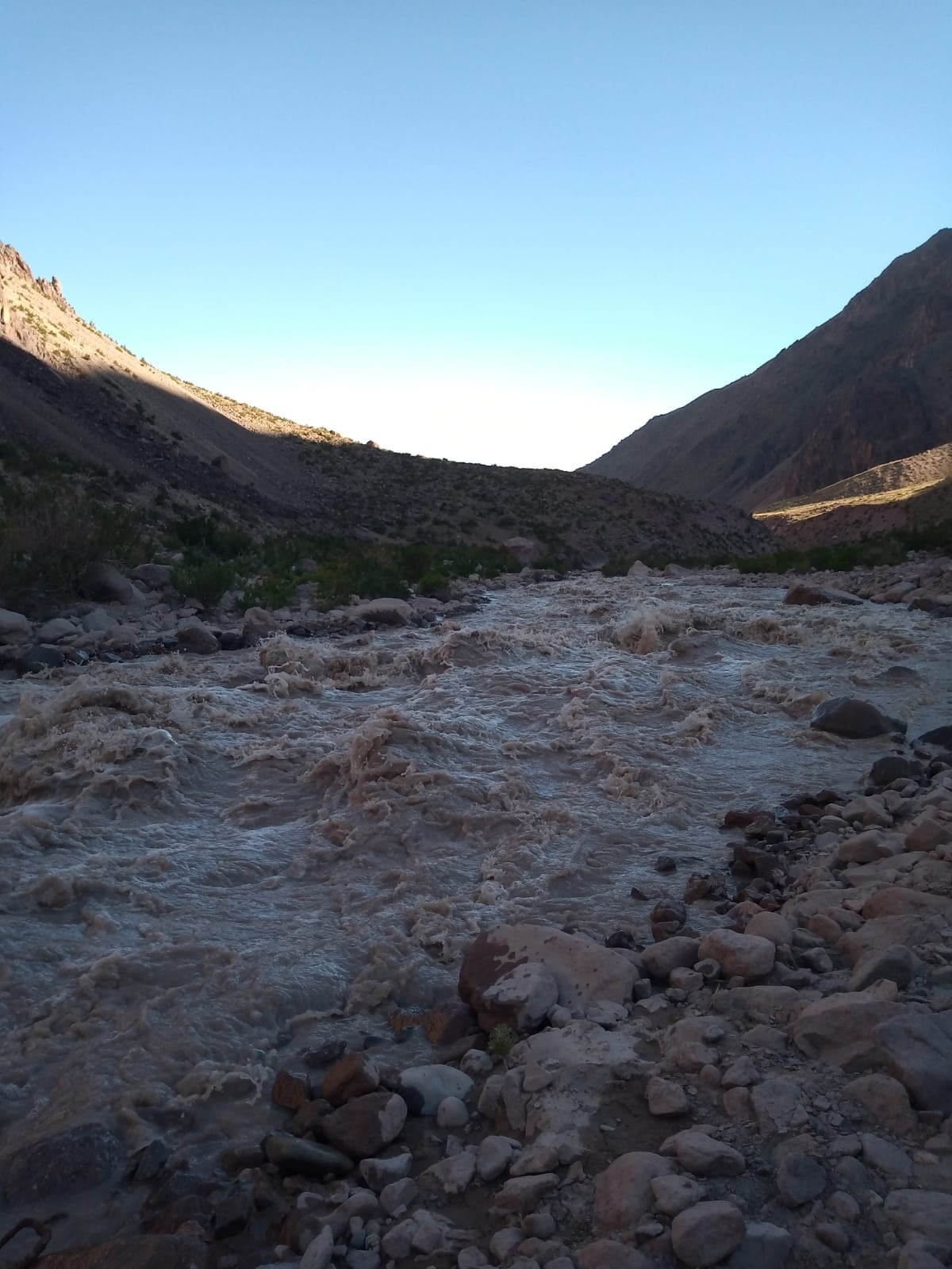 Evacuaron a 14 andinistas que estaban varados en el Aconcagua y luego de la formación de nuevas lagunas. Foto: Subsecretaría de Ambiente de Mendoza