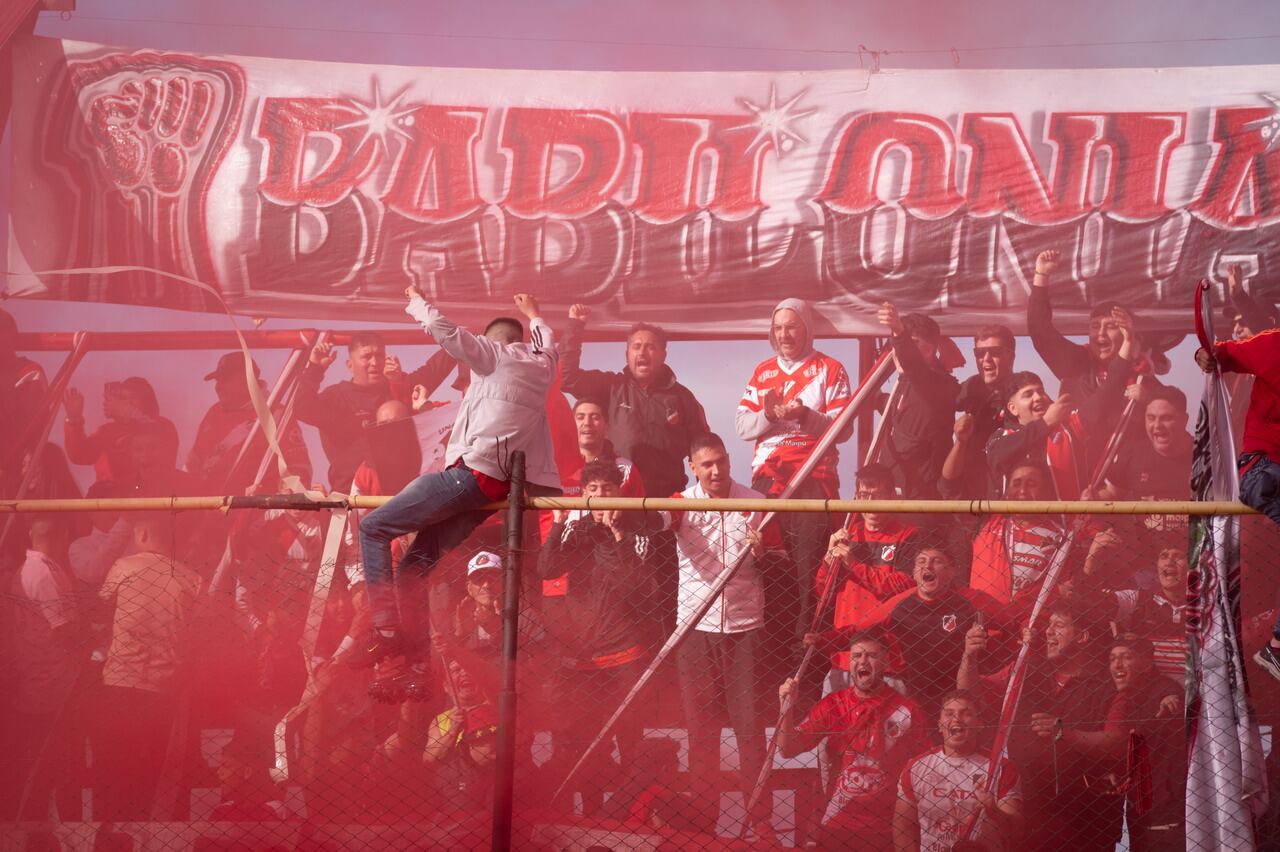 Futbol
El Deportivo Maipú le ganó a Tristán Suárez 3 - 2 y sigue metiendo presión, el  cruzado se mantiene como escolta de Independiente Rivadavia

 Foto: Ignacio Blanco / Los Andes