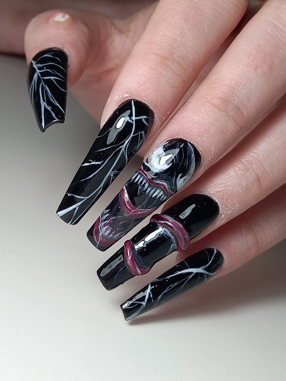 Tendencias Nail Art Venom de Marvel por @Jazmindew_nails