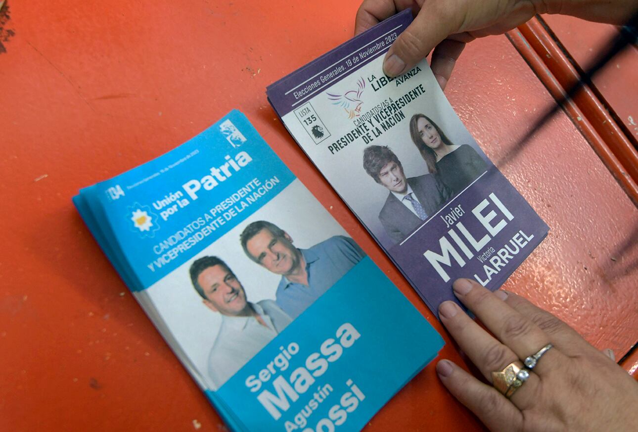 Pasadas las 8 de la mañana de este domingo comenzó el balotaje para definir quién será el próximo Presidente de Argentina. Hay 35 millones de personas habilitadas para votar entre el candidato de Unión por la Patria, Sergio Massa, y el de La Libertad Avanza (LLA), Javier Milei.
Escuela Patricias Mendocinas

Foto: Orlando Pelichotti