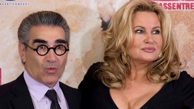 Eugene Levy y Jennifer Cooleridge, compañeros en American Pie (AP Photo/Markus Schreiber)