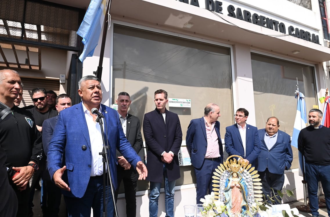 En la comuna de Sargento Cabral se lo distinguió al Pte de AFA, Claudio "Chiqui" Tapia y también se le puso el nombre a una de las calles. Foto Sebastián Granata