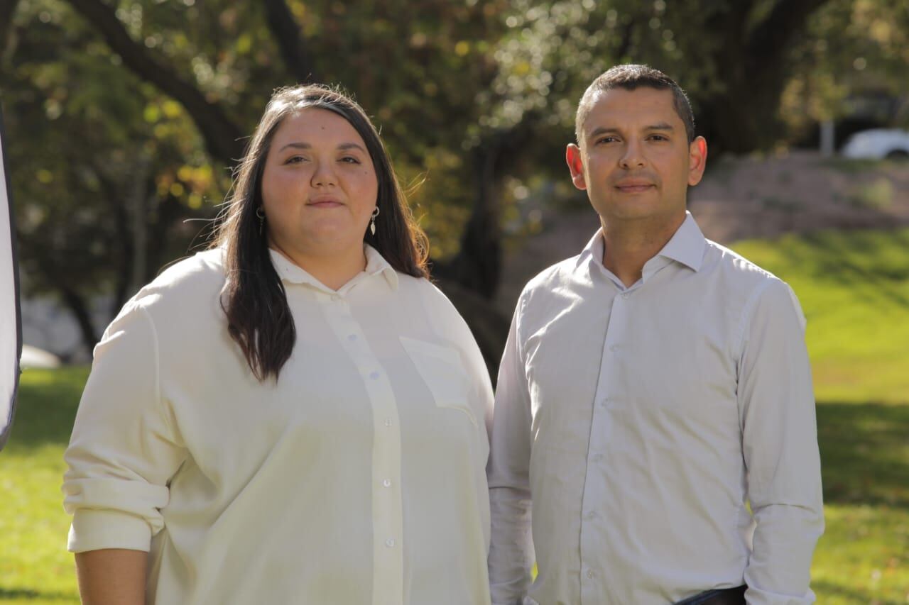 Da Vila y Noelia Ortiz Gazzo, precandidatos a gobernador y vice.