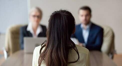 Banco Santander lanzó una convocatoria laboral y necesita cumplir distintos puestos.