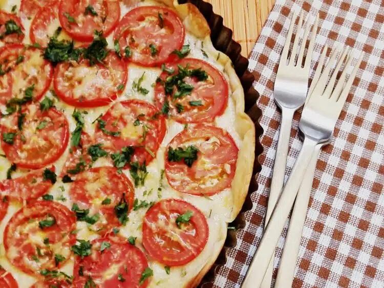 Paso a paso para la tarta de tomate, cebolla y queso