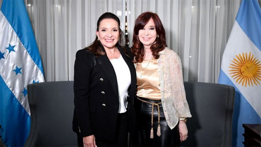 Cristina Kirchner con Xiomara Castro, presidenta electa de Honduras. / Foto: Twitter