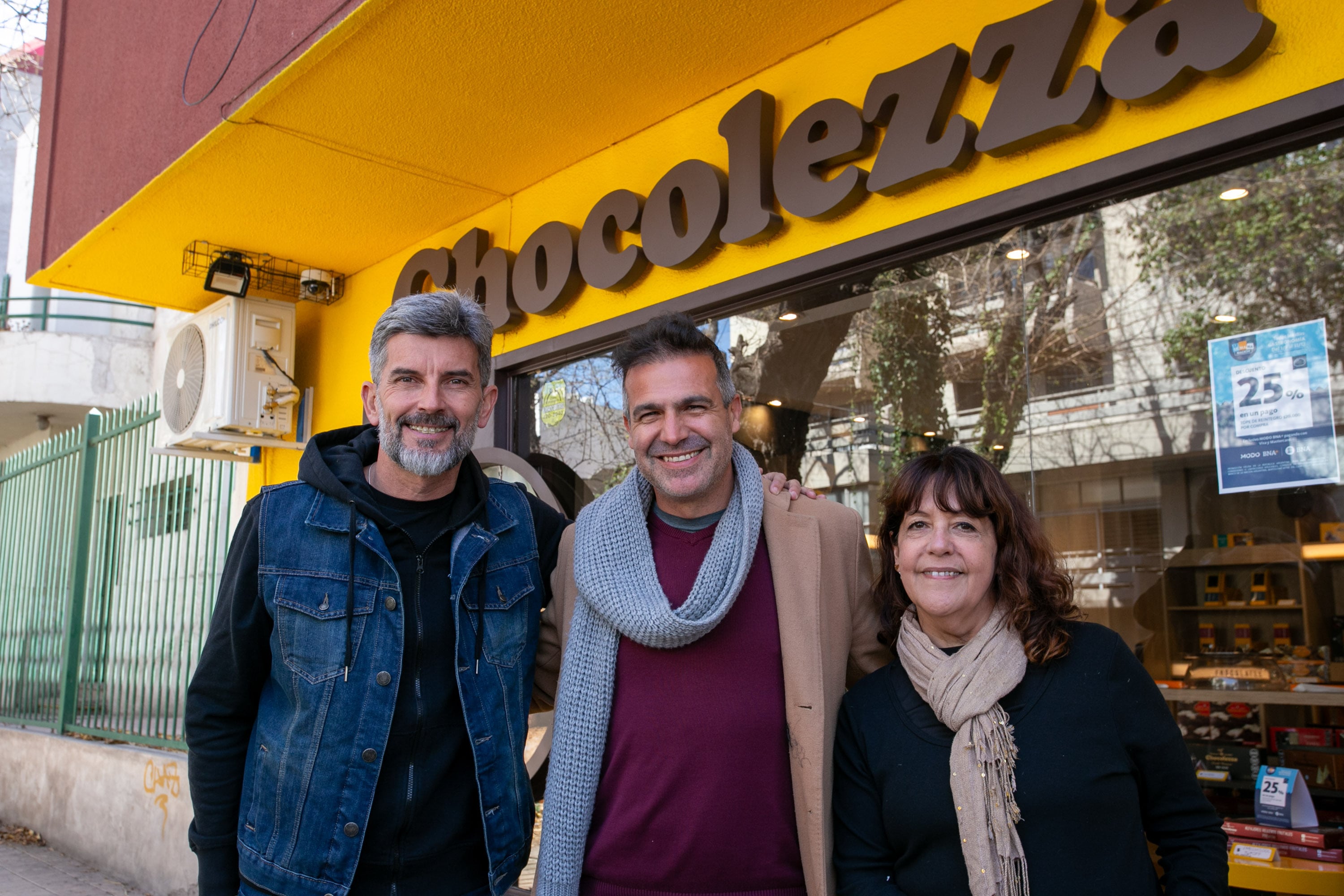 Ulpiano Suarez visitó una emblemática marca de alfajores que ganó dos medallas de oro en el Mundial