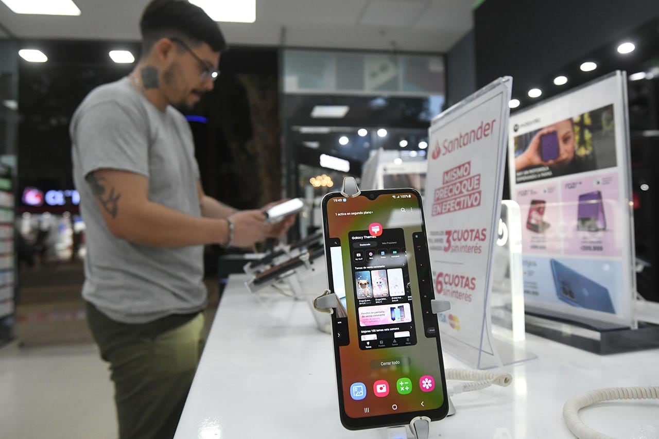 Aumento de ventas de electrónica, donde se notó mas es en teléfonos celulares

 Foto: José Gutierrez / Los Andes 