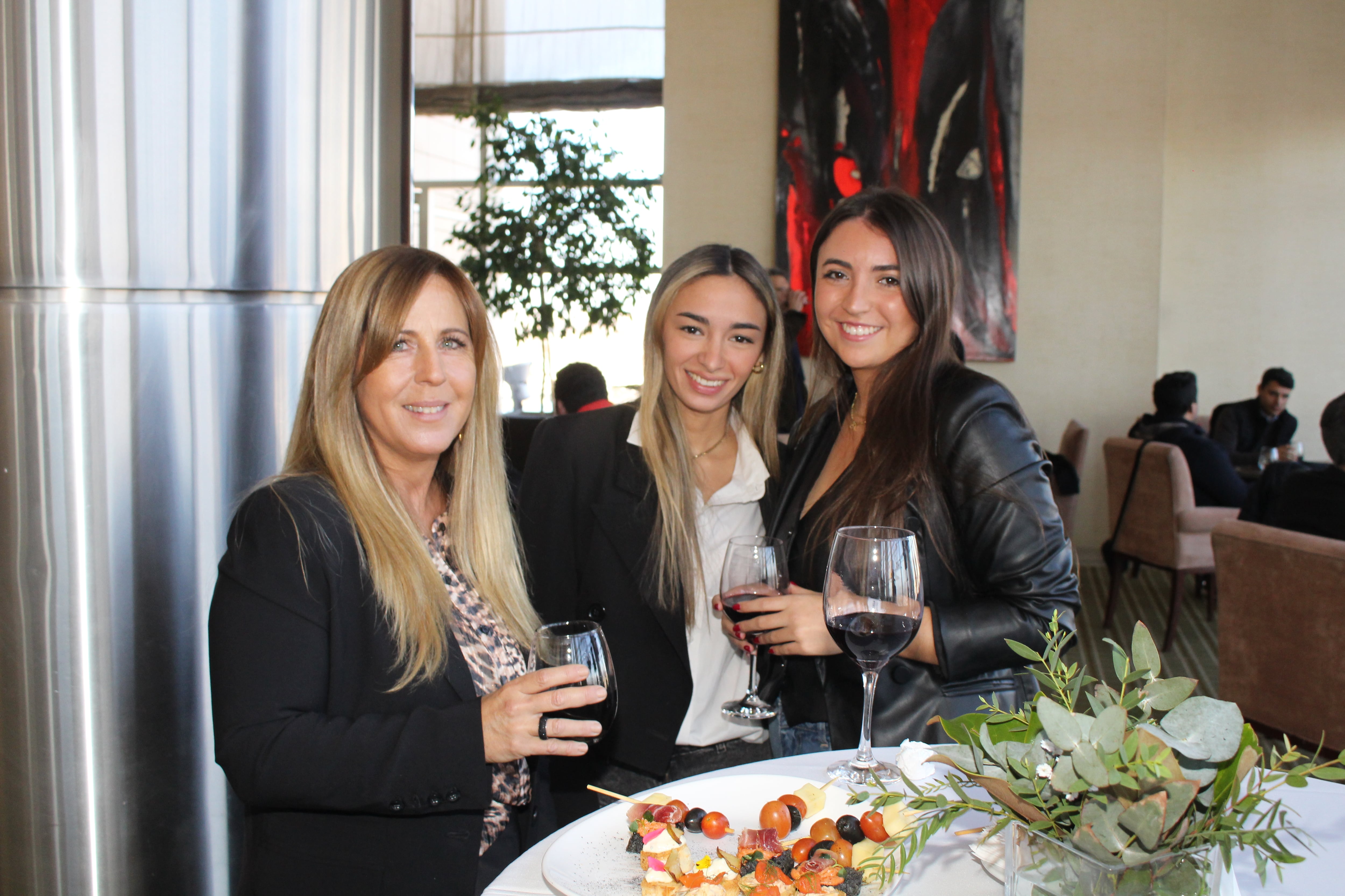 Daniela Ruggeri, Delfina Grassi y Lara Gerez.