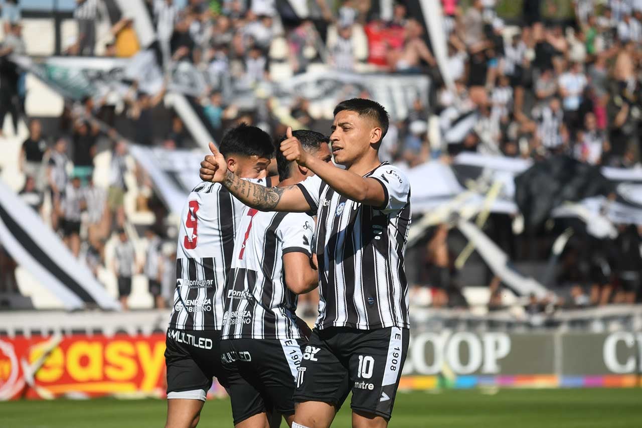 Rodrigo Castro, el creativo y uno de los goleadores de la temporada 2023 en el Lobo.  

