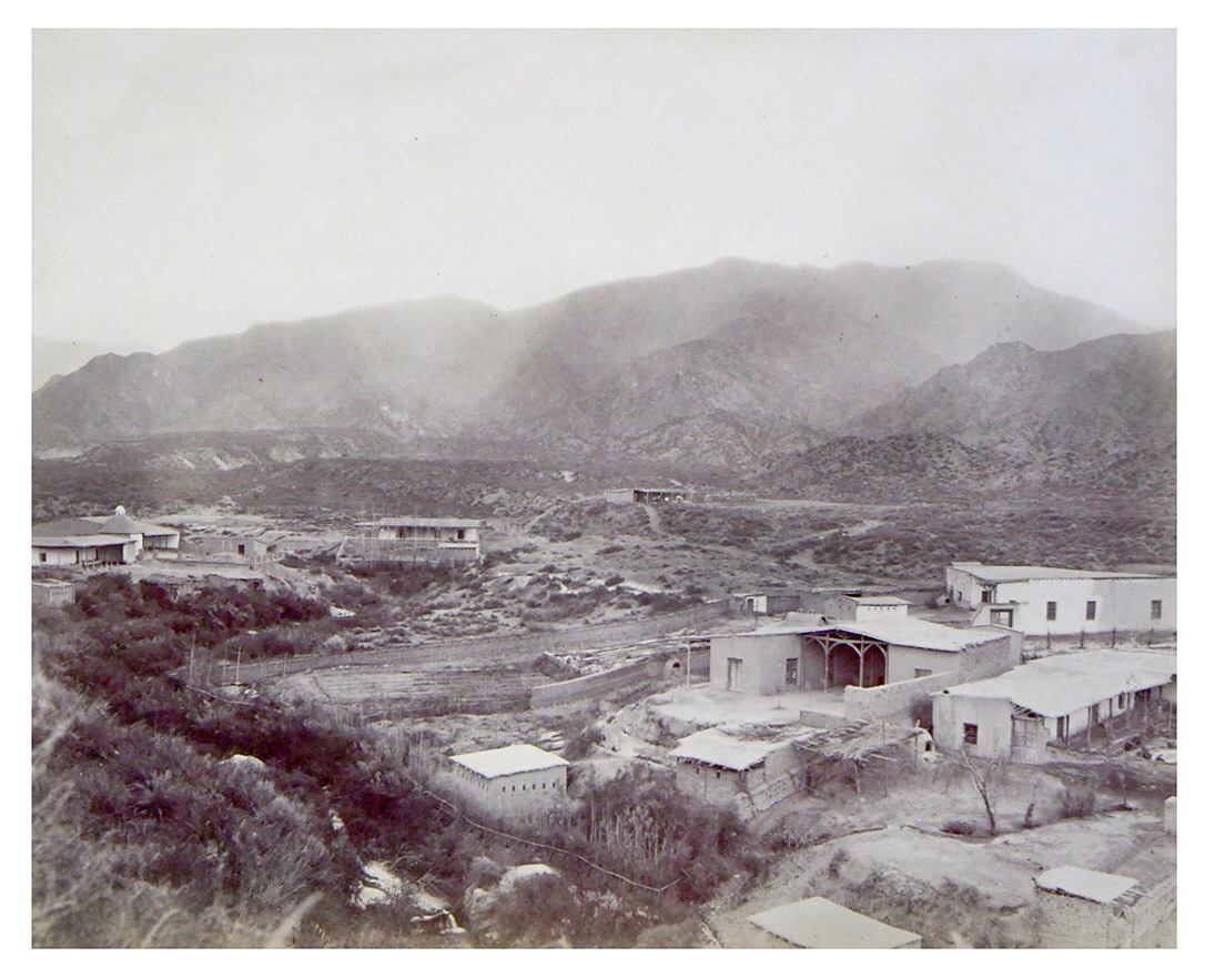 Vista de los baños del Challao. Ubicado a una legua al oeste de la ciudad y sobre la falda del Pedemonte.