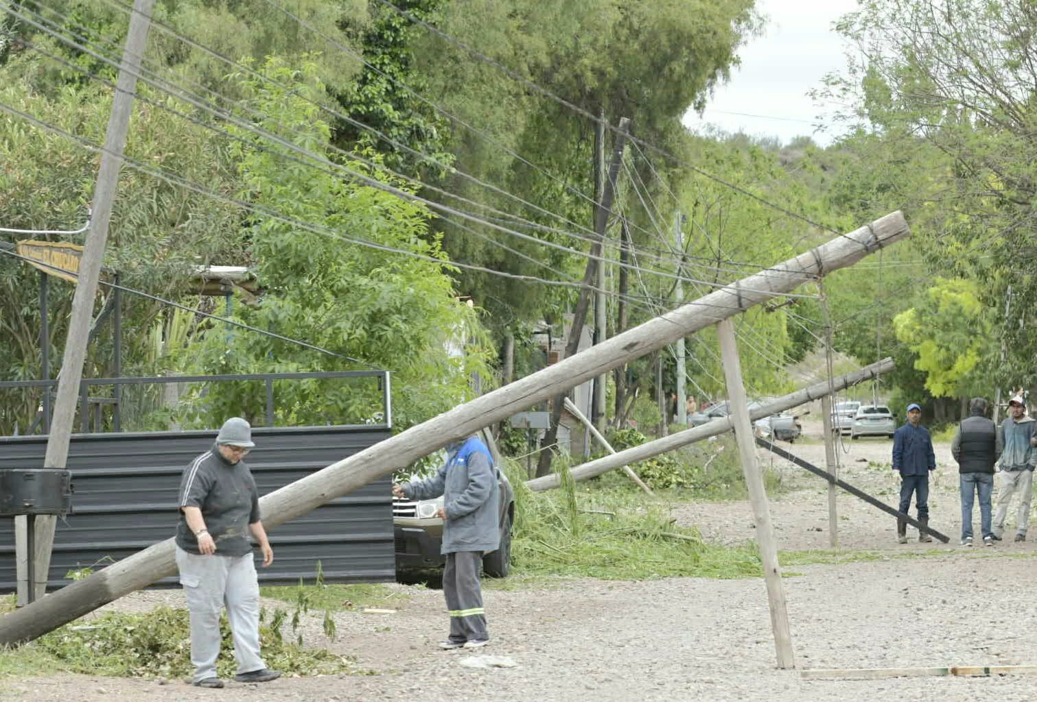 En octubre del 2023, Blanco Encalada quedó sin luz tras el Zonda y los incendios. Archivo / Los Andes