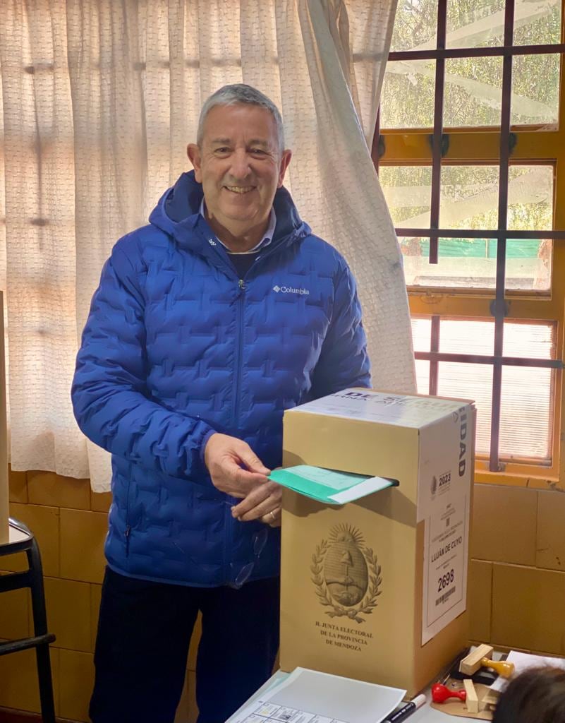 El ex gobernador de Mendoza y vicepresidente de la Nación votó por primera vez en Luján de Cuyo. Foto: Gentileza