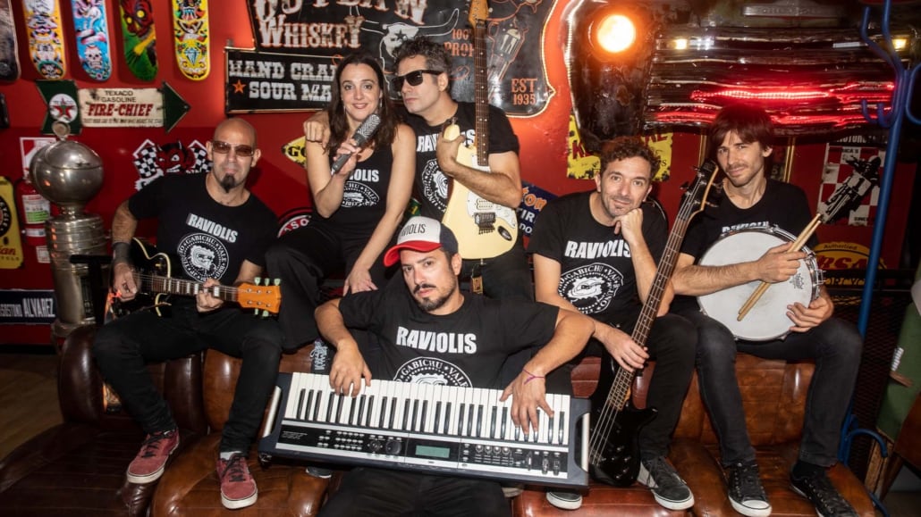 La banda de música que une a padres e hijos al ritmo del rock y la fiesta. Un fenómeno de la música infantil que cruza generaciones.