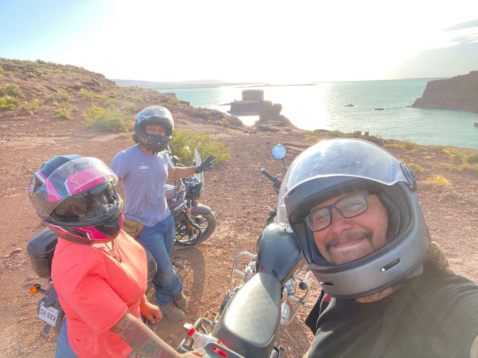 Los motociclistas no pararon de fotografiarse en cada rincón de su viaje.