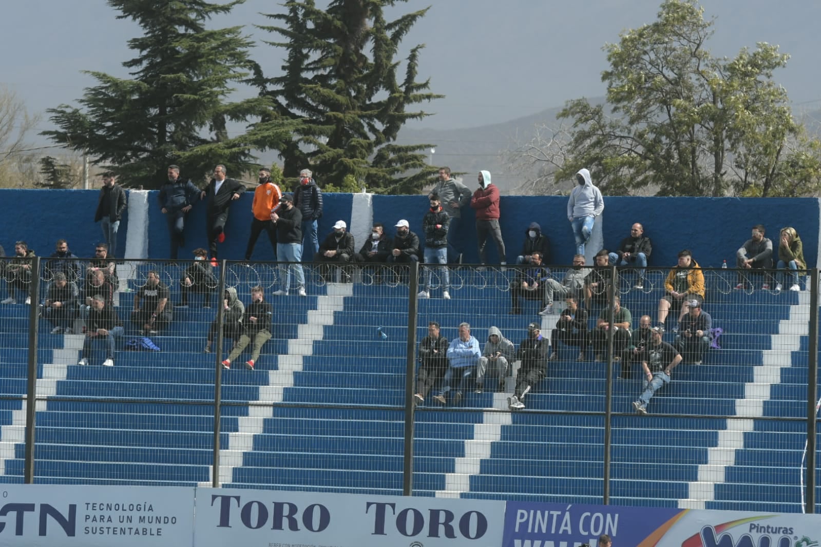 El Tomba tiene una buena hinchada cada vez que juega de local / Ignacio Blanco.