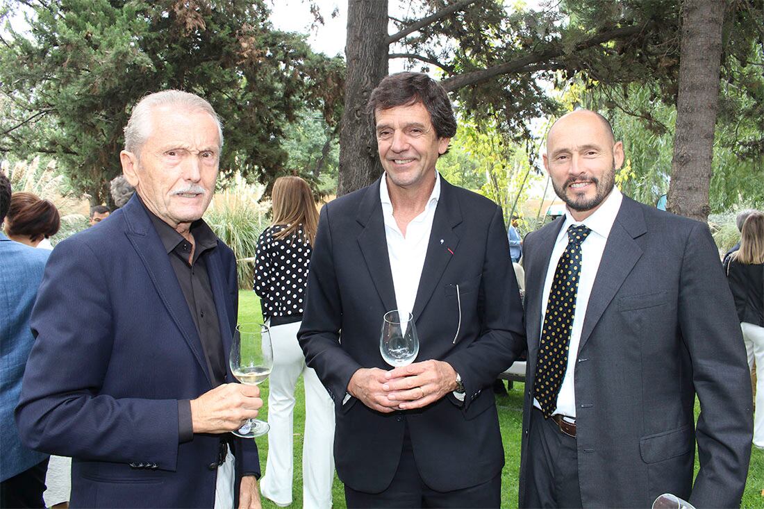 Alberto Arizu, Luis Steindl y Gustavo Arizu.
