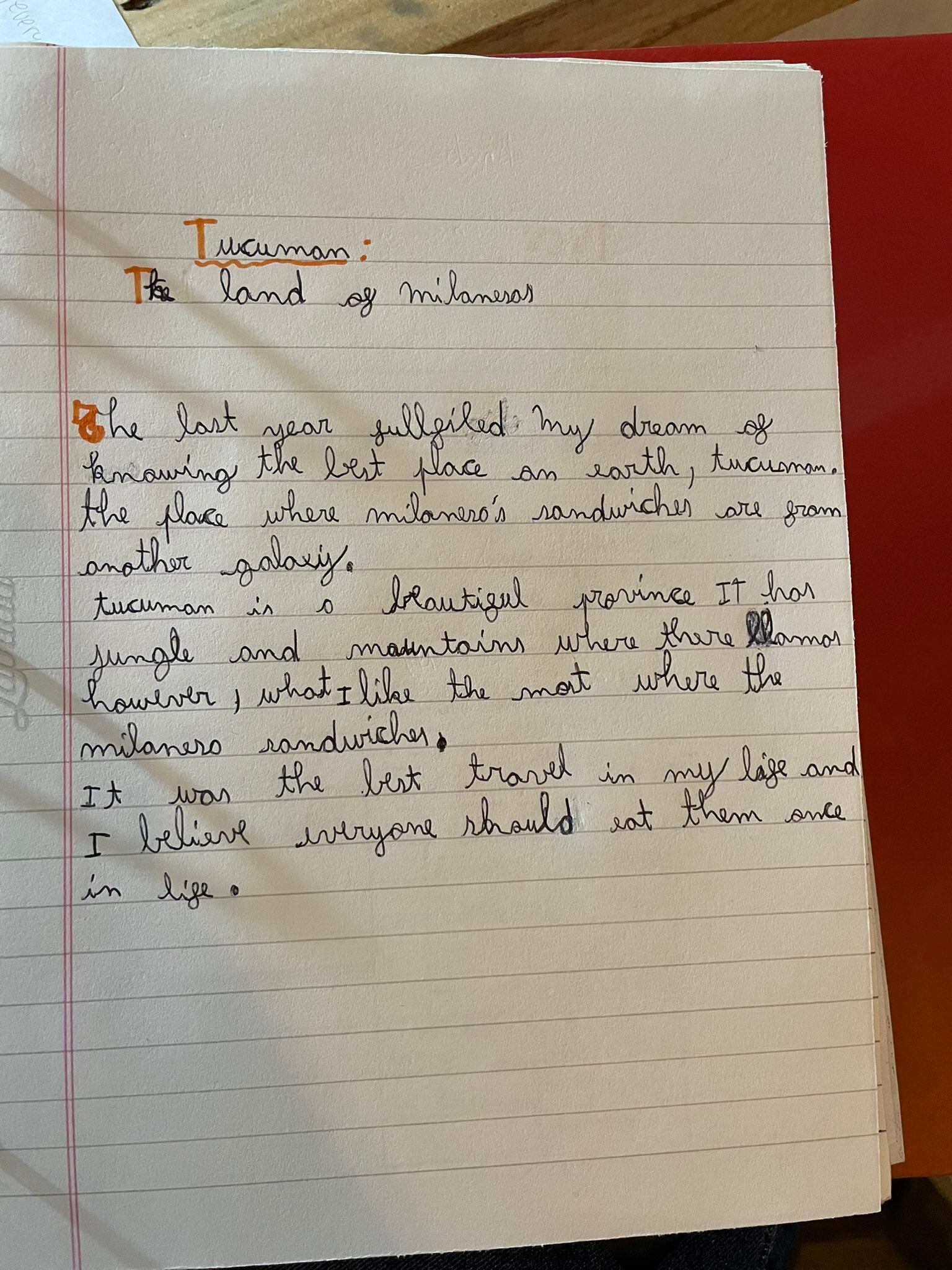 Un niño hizo para su clase de inglés un texto que habla de que en Tucumán las milanesas son de otra Galaxia.