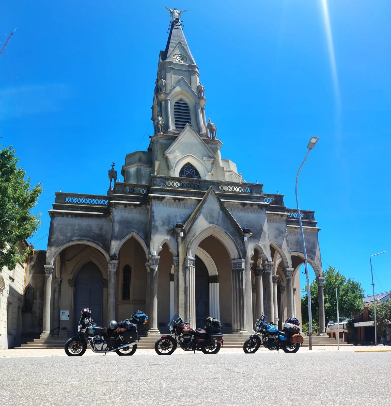 Las motos en la que se desplazaban los aventureros.