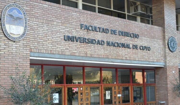 La UNCuyo resolverá en febrero si o no el Pase Santiario para poder participar de las clases y actividades presenciales en el ciclo académico 2022. Foto: Gentileza.