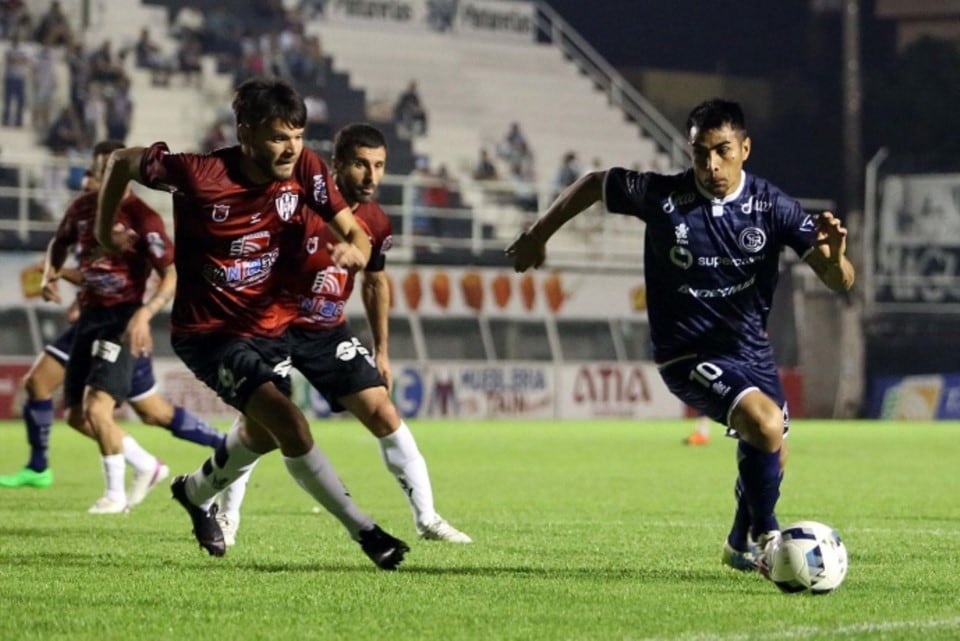 La Lepra visita a Central Córodba de Santigo del Estero.