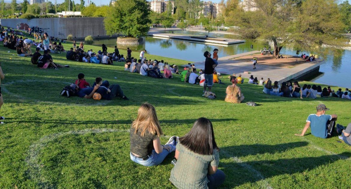 En los Parques Central y O'Higgins la Municipalidad de la Ciudad de Mendoza realizará numerosas actividades culturales este fin de semana largo.