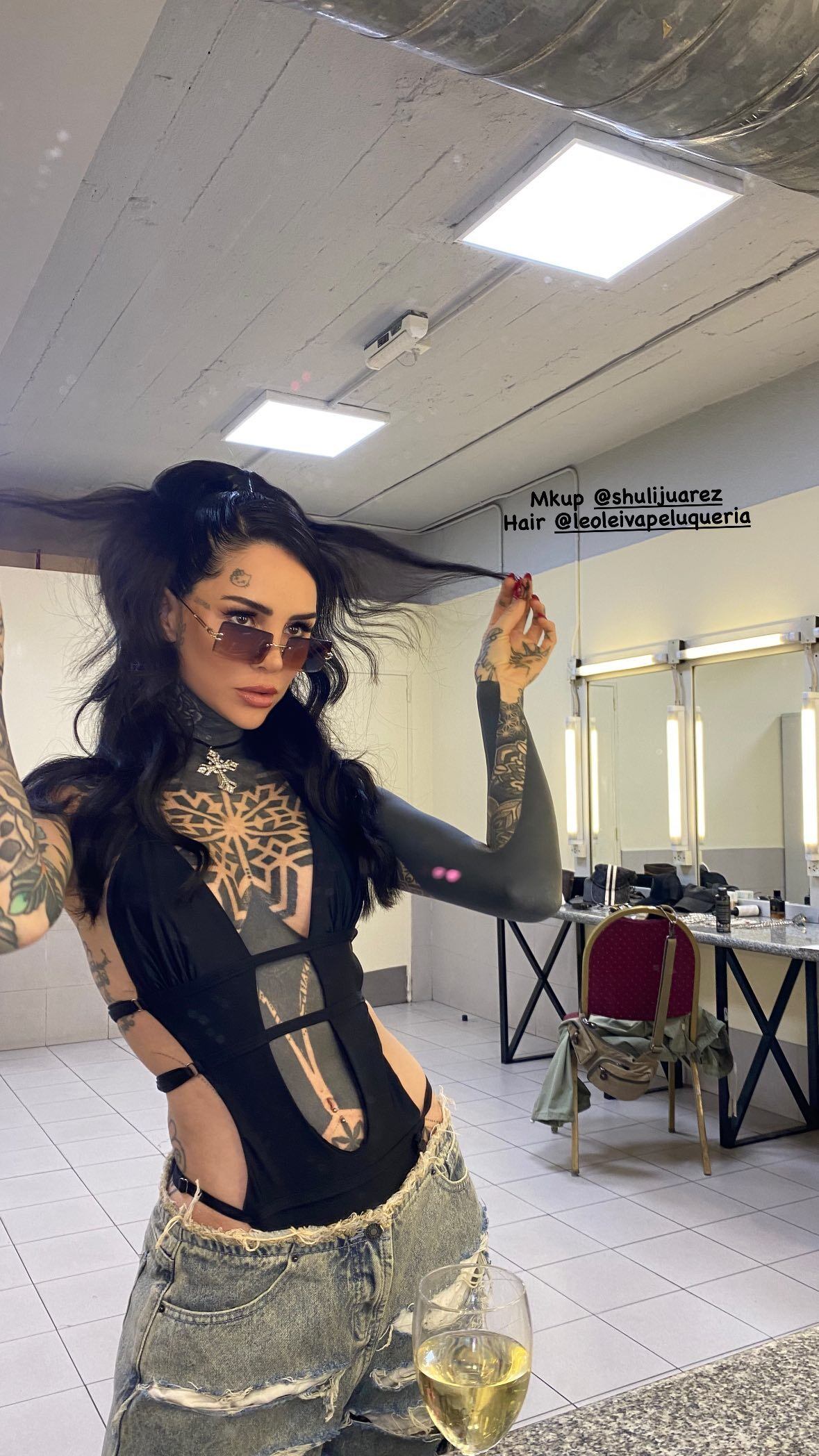 Body negro y mucha piel: Cande Tinelli enamoró con un outfit rockero