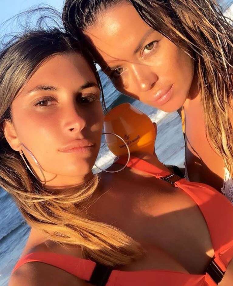 Karina Jelinek y Flor Parise.