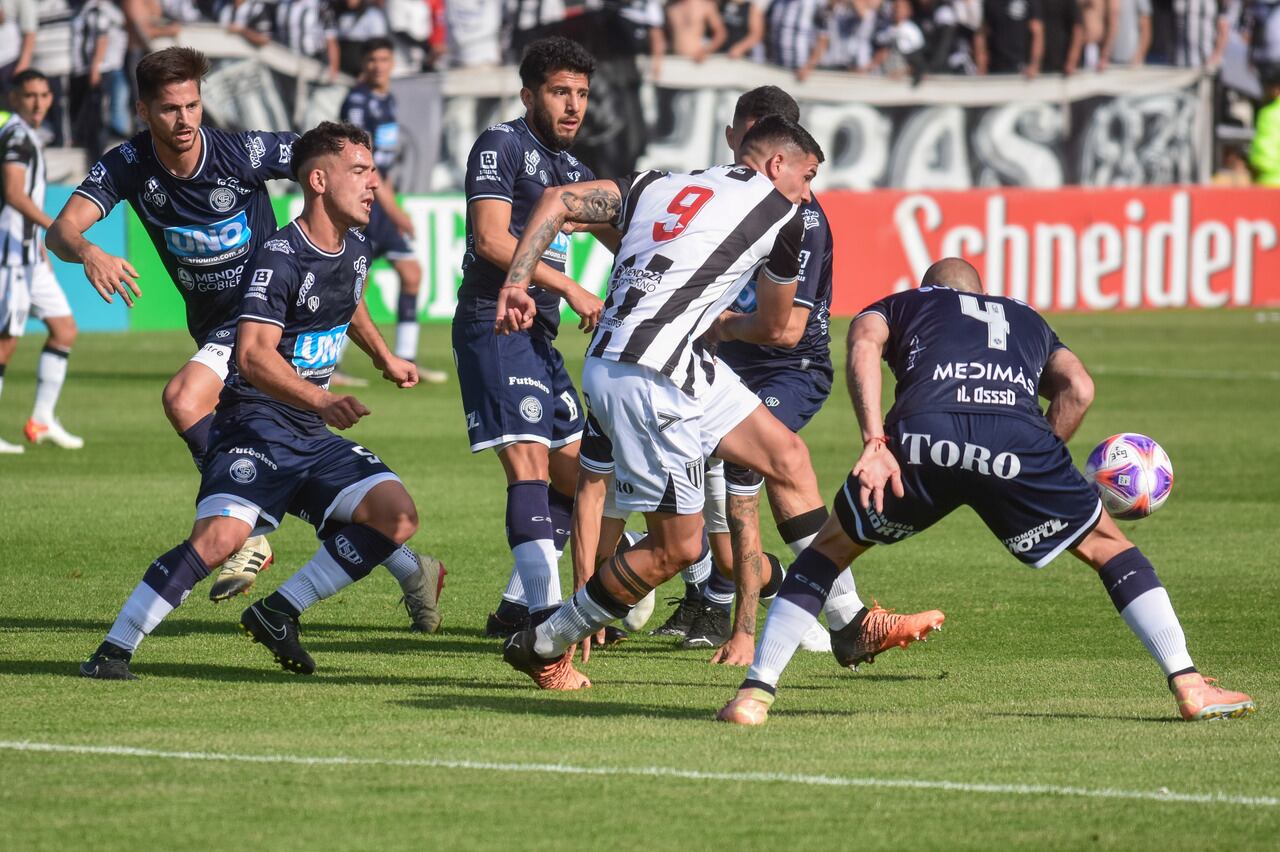 Histórico: Gimnasia y Esgrima eliminó a Independiente Rivadavia y se metió en las semifinales de la Primera Nacional.
Foto: Mariana Villa / Los Andes