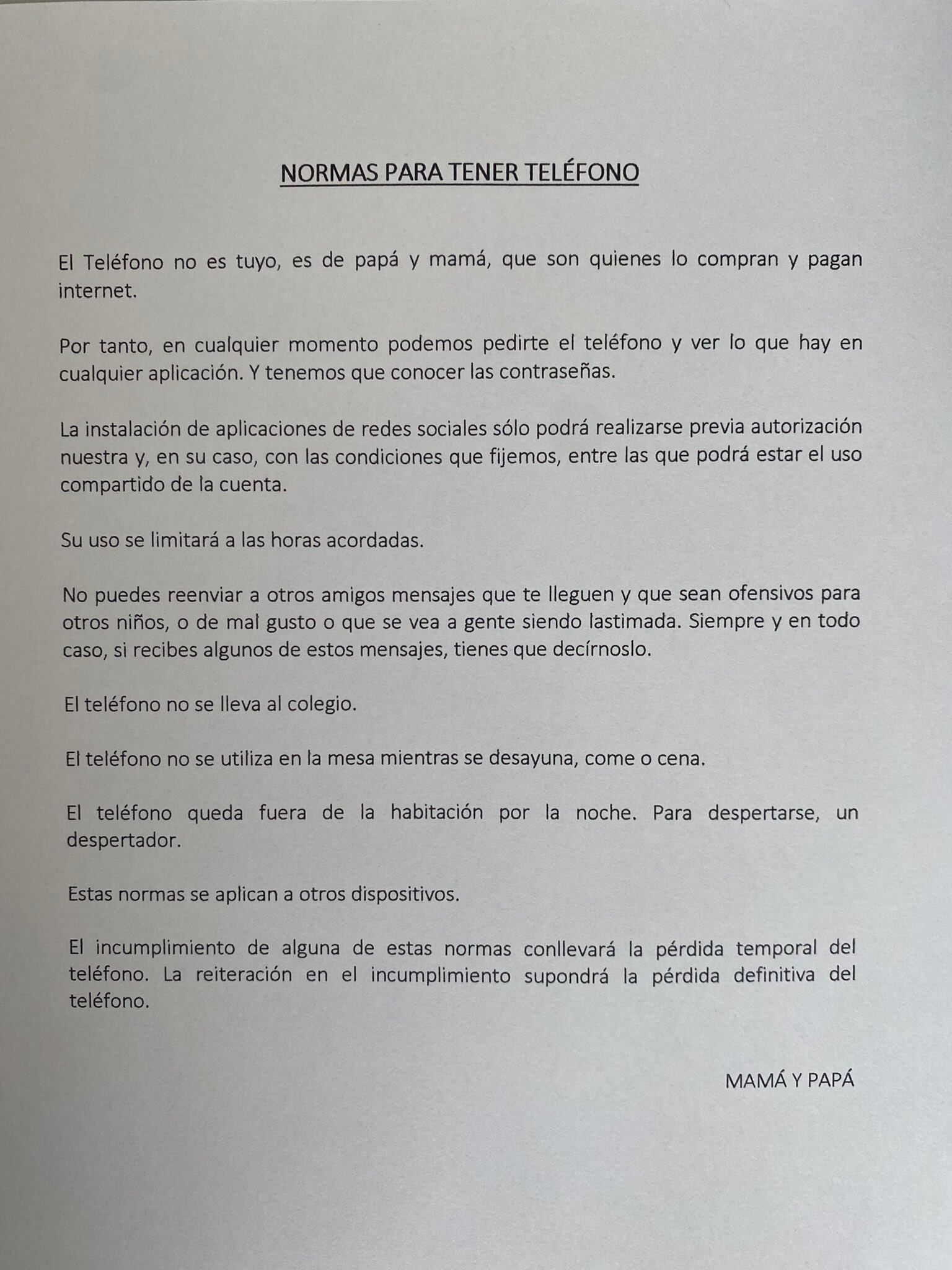 Tuvo la idea de escribir un contrato para regular el uso del teléfono celular de su pequeña hija y hacérselo firmar.