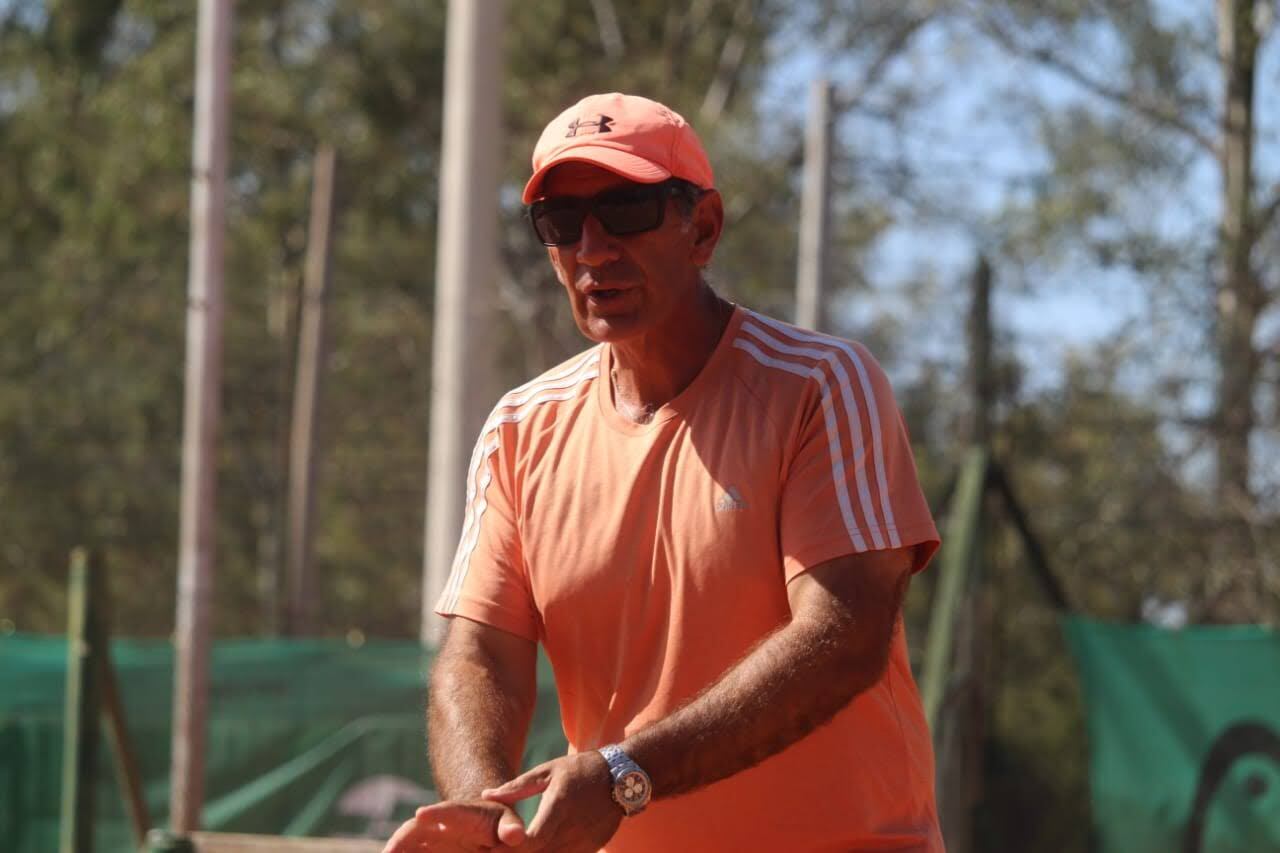 Pablo Vergara, un maestro del tenis en la provincia de Mendoza. / Gentileza.