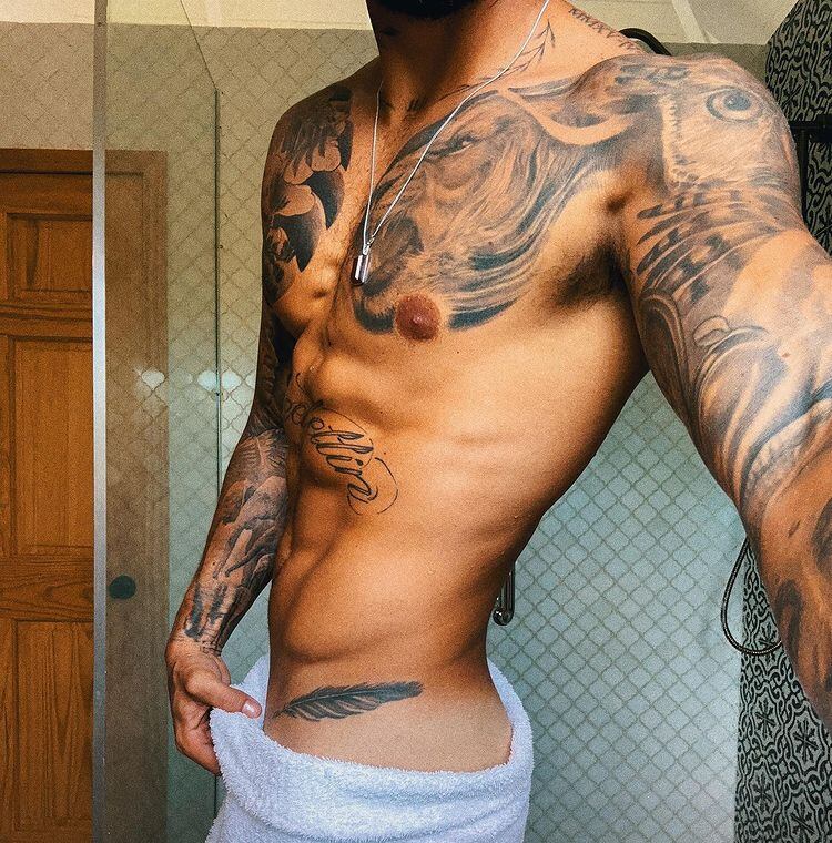 Maluma presumió su cuerpazo.