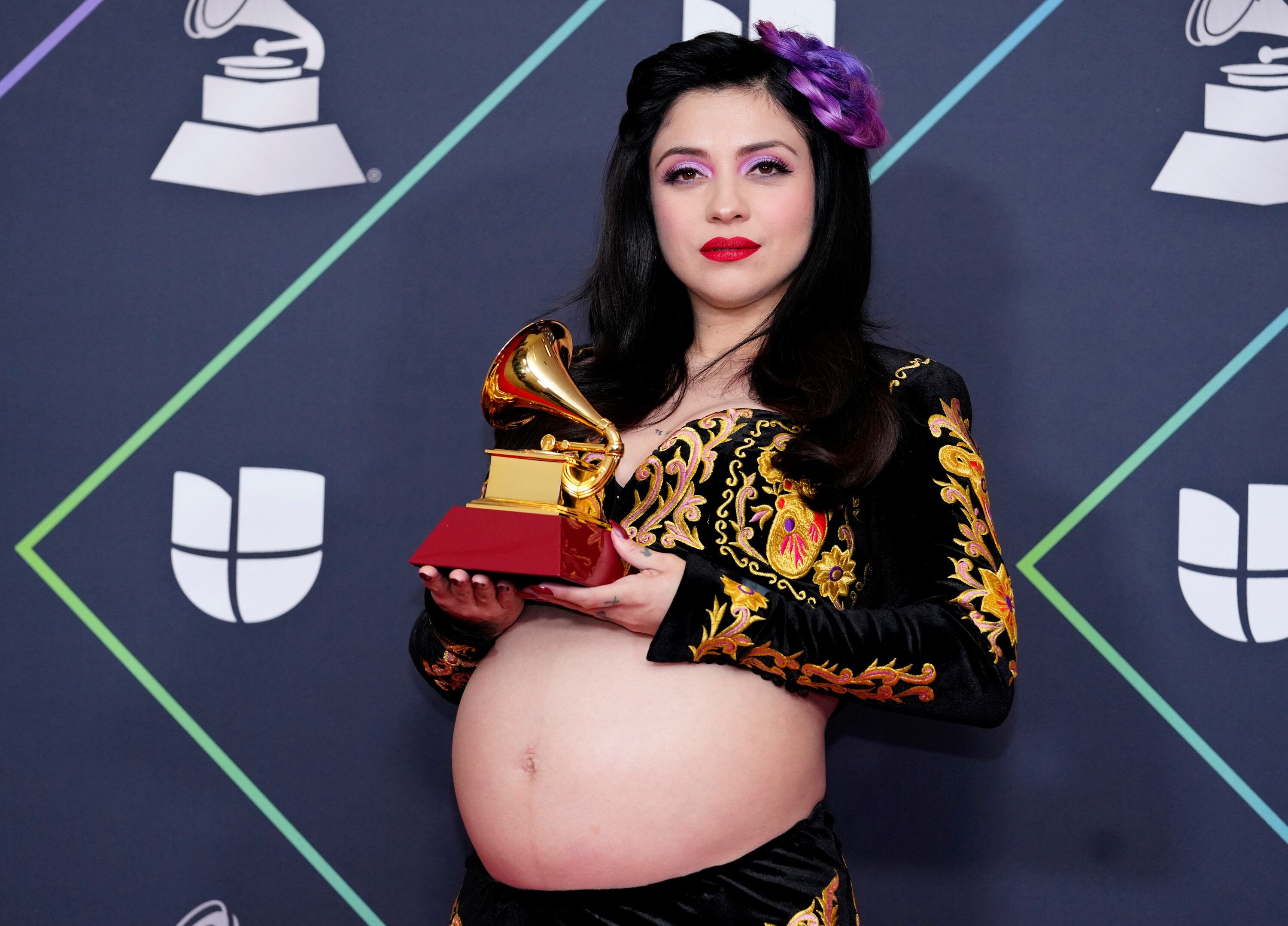 Mon Laferte, ganadora en mejor álbum cantautor. (AP)