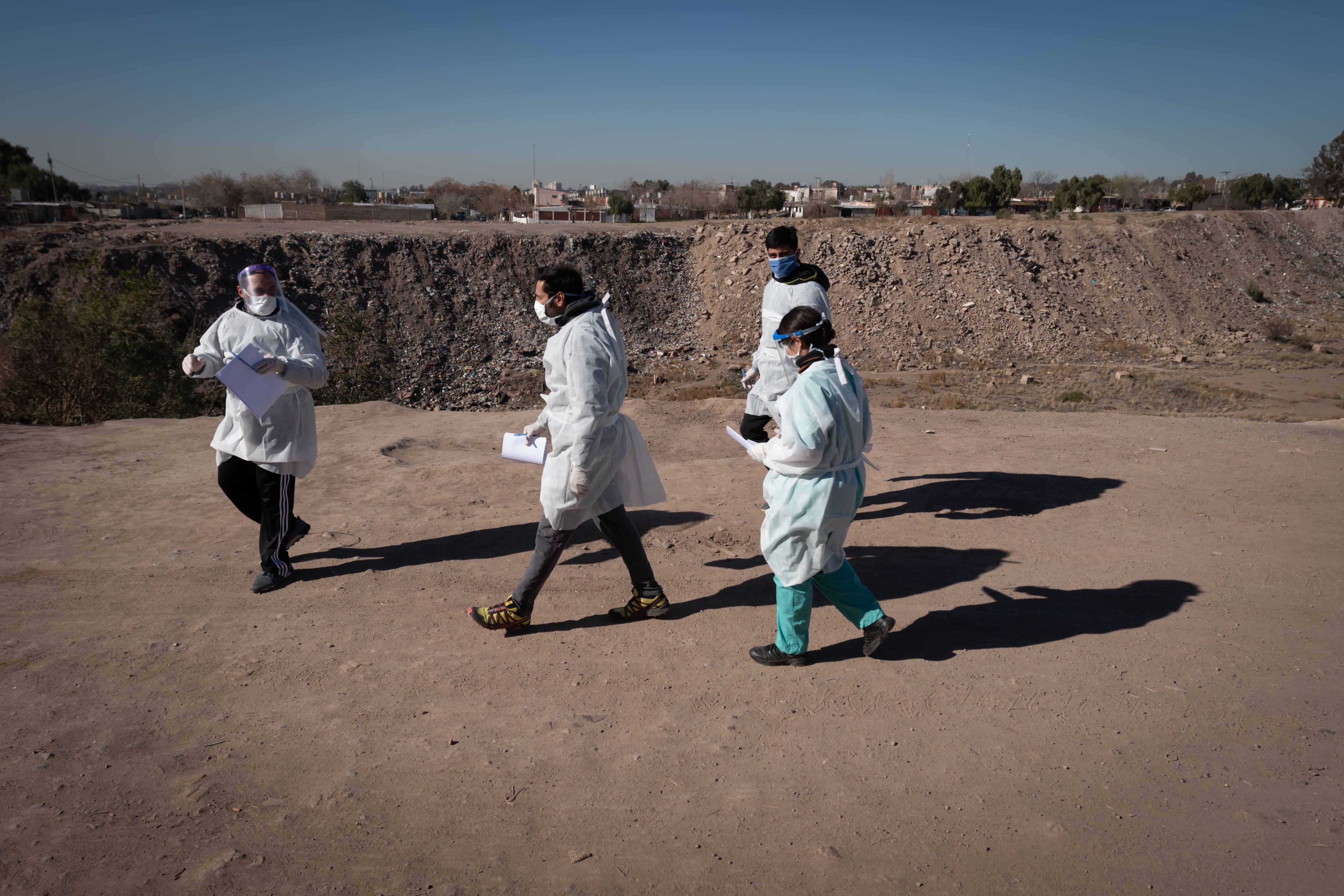 Por el aumento de casos positivos, son cada vez más intensos los operativos sanitarios en los barrios del Gran Mendoza.