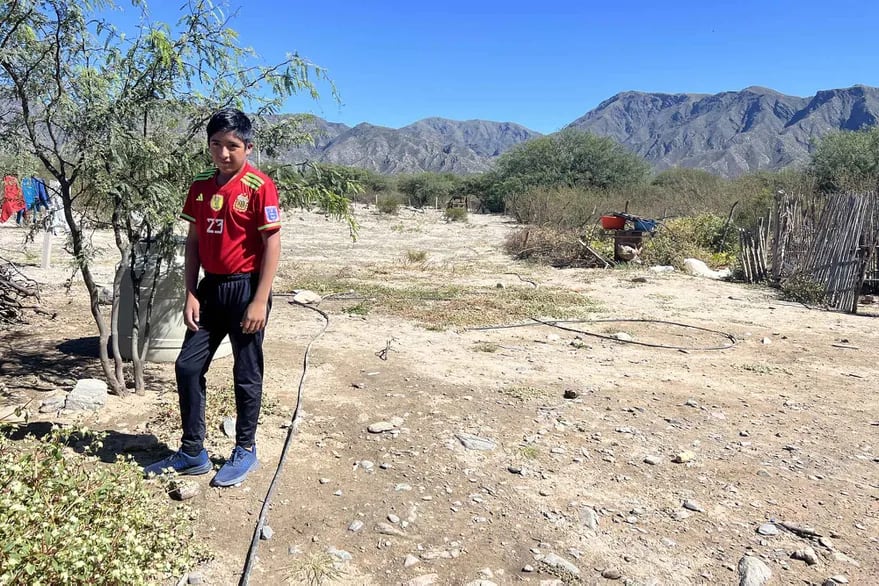 El joven agradeció tener vecinos y amigos, los cuales no tenía en los cerros. Foto: La Nación