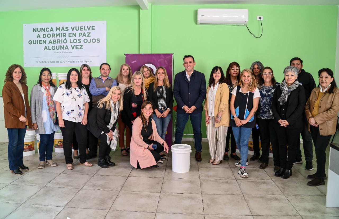 Escuelas de Godoy Cruz recibieron pintura para mejorar sus instalaciones