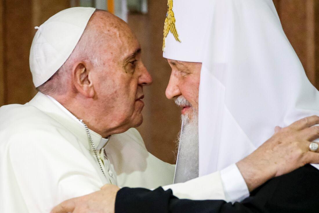 El Sumo Pontífice, también, contó sobre la posible reunión que mantendrá con su par de la Iglesia ortodoxa rusa, Cirilo. El encuentro esta previsto para septiembre.