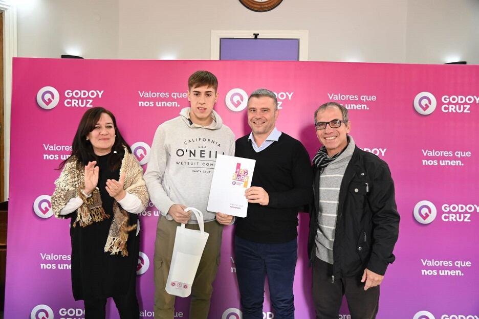 El Concejo Deliberante de Godoy Cruz entregó distinción a jugadores de futsal. Foto: Municipalidad de Godoy Cruz.