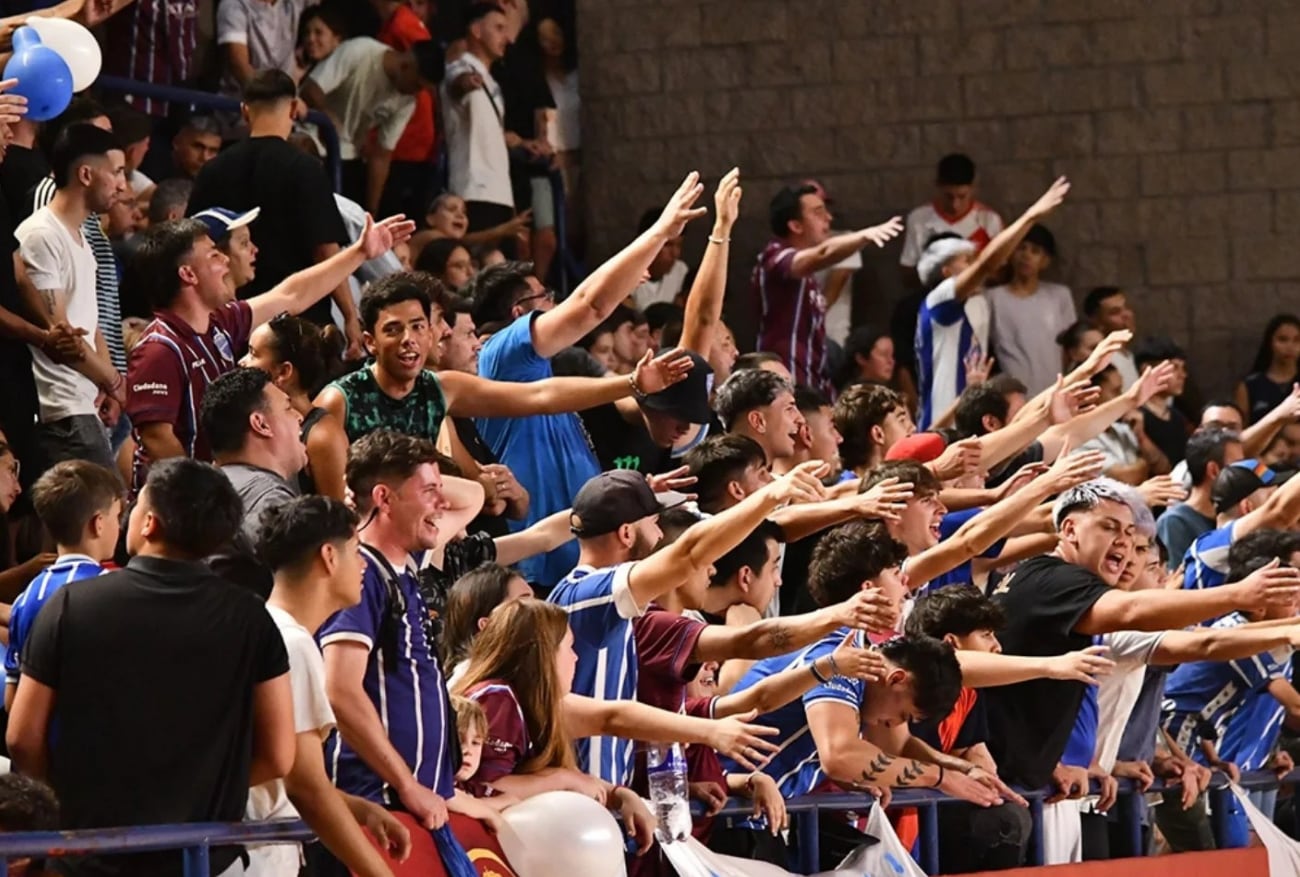 La final del Clausura tuvo un gran marco de público. /Foto: Futsal de Primera