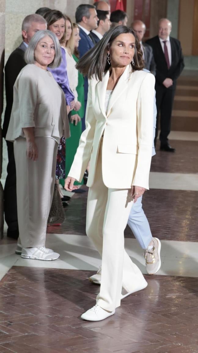 Reina Letizia con zapatillas deportivas